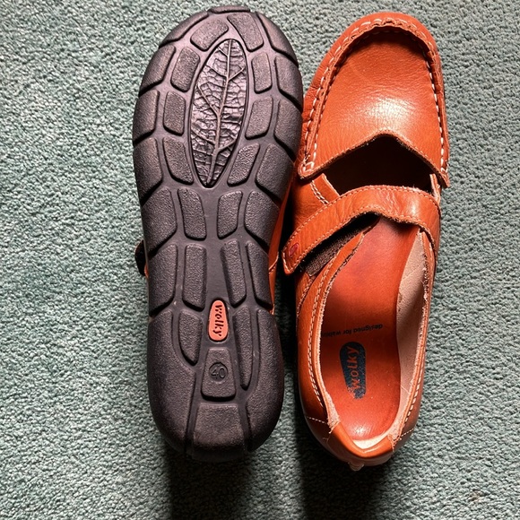 Ladies Wolky walking shoes - Picture 3 of 9